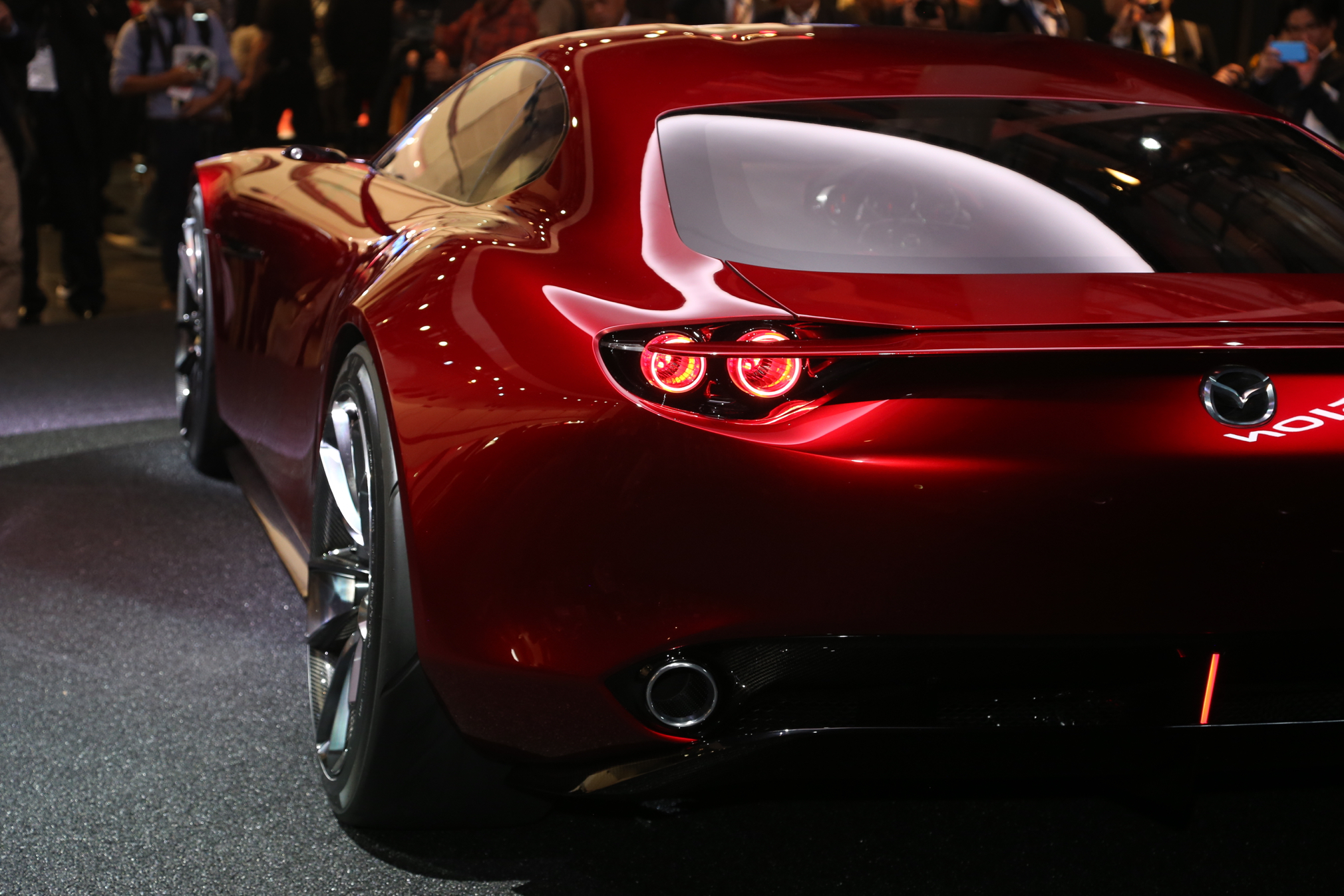 Mazda-RX-Vision-Concept-rear-taillight-0